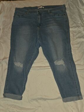 Signature by Levi Strauss Light Blue Distressed Heritage Boyfriend Jeans
